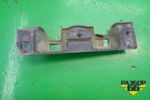 Кронштейн переднего бампера правый (DQO500021) для Land Rover Discovery 3 с 2004-2009г