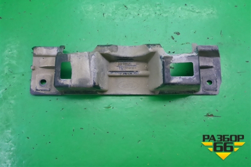 Кронштейн переднего бампера правый (DQO500021) для Land Rover Discovery 3 с 2004-2009г