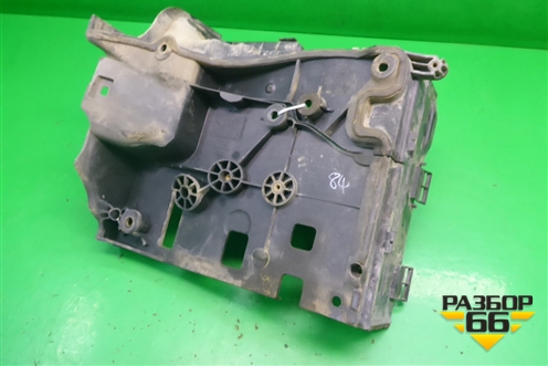 Площадка под аккумулятор (левая) (DWM500051) для Land Rover Discovery 3 с 2004-2009г