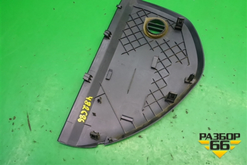 Накладка на торпедо (боковая правая) (1Z0857504) для Skoda Octavia (А5) с 2004-2013г
