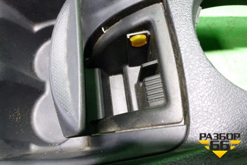 Консоль (под механику) (8200359533) для Renault Clio с 1998-2002г