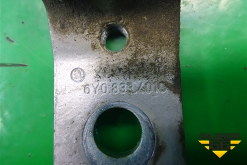 Петля двери передней левой верхняя (6Y0833401C) для Skoda Octavia (А5) с 2004-2013г
