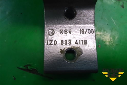 Петля двери задней левой нижняя (1Z0833411B) для Skoda Octavia (А5) с 2004-2013г