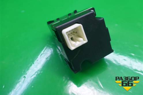 Кнопка аварийной сигнализации (8433233080) для Toyota Camry V40 с 2006-2011г