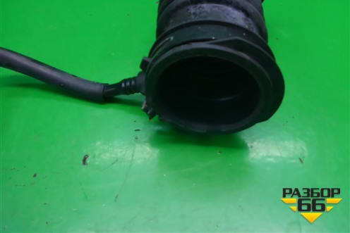 Патрубок воздушного фильтра (1.5л P5 пробег 1100 км) (P50113221) для Mazda Mazda 3 (BM) с 2013-2019г