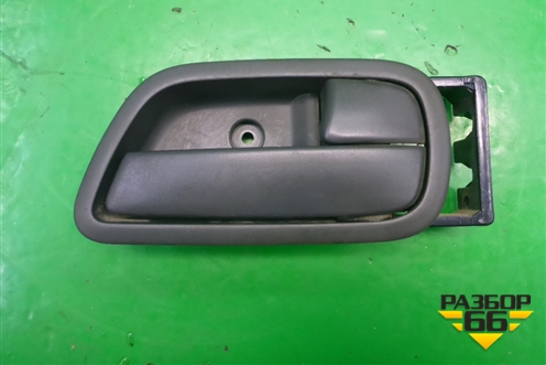 Ручка внутренняя двери передней правой для Kia Rio с 2005-2011г