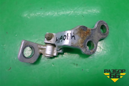 Петля двери задней правой верхняя (XS4AA26800) для Ford Focus 1 с 1998-2004г