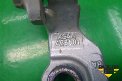 Петля двери задней левой нижняя (XS4AA26801) для Ford Focus 1 с 1998-2004г