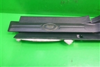 Накладка порога внутренняя левая (с кронштейном) (EMH500170) для Land Rover Discovery 3 с 2004-2009г