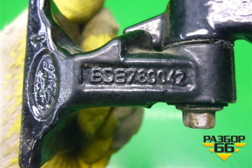 Петля двери задней правой верхняя (BDB780042) для Land Rover Discovery 3 с 2004-2009г