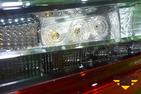 Фонарь задний внутренний правый (до 2019г LED) (8158148200) для Lexus RX 350 c 2015г