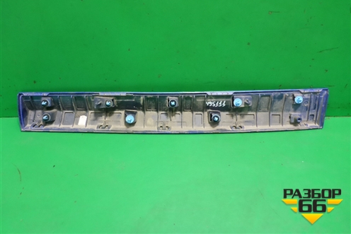 Накладка двери задней правой (51138060274) для BMW X1 F48 с 2014г