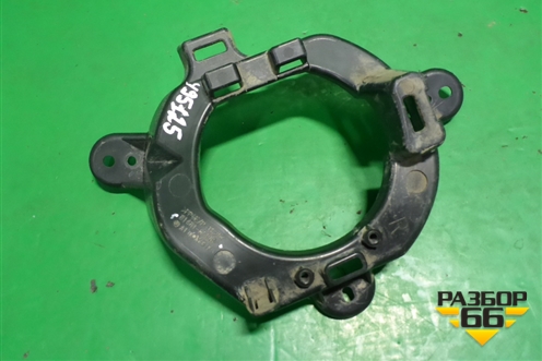 Кронштейн ПТФ правый (после 2015г) (8148160080) для Toyota Land Cruiser (200) с 2008г