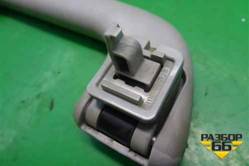 Ручка внутренняя потолочная (6746838010) для Toyota Auris с 2006-2012г