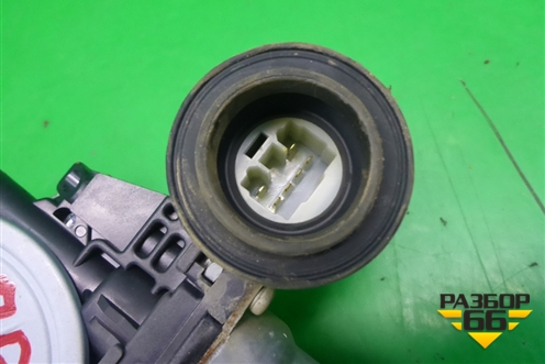 Стеклоподъёмник электрический передний правый (857100D100) для Toyota Auris с 2006-2012г
