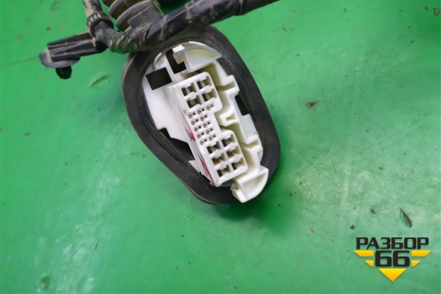 Проводка двери задней левой (8215402310) для Toyota Auris с 2006-2012г