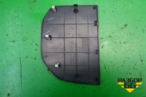 Накладка на торпедо (боковая правая) (MR506446) для Mitsubishi Lancer-9  с 2003-2008г