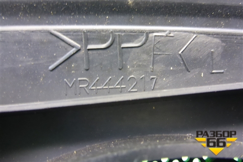 Решетка динамика (в полку левая) (MR444217) для Mitsubishi Lancer-9  с 2003-2008г