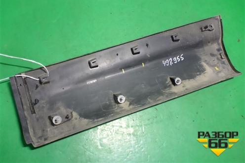Накладка двери задней правой (828704EA0A) для Nissan Qashqai (J11E) с 2013г