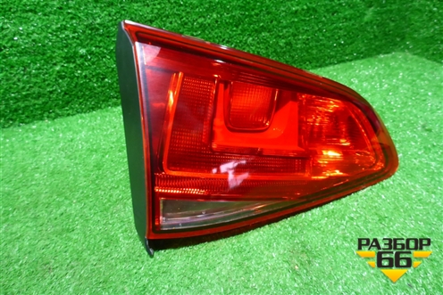 Фонарь задний внутренний левый (5G0945093AC) для Volkswagen Golf VII с 2012г