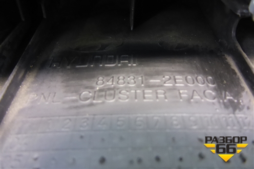 Накладка на щиток приборов (848312E000) для Hyundai Tucson с 2004-2010г