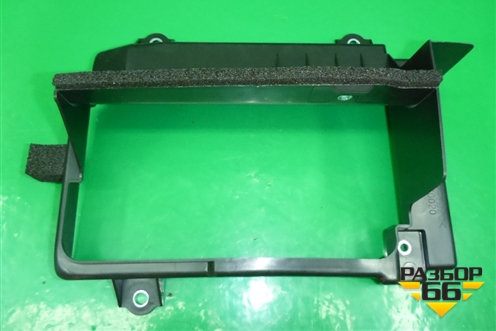Воздухозаборник радиатора КПП (новый) (3291760020) для Toyota Land Cruiser (200) с 2008г