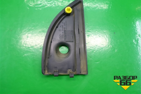 Накладка двери передней левой уголок (876511C010) для Hyundai Getz с 2002г