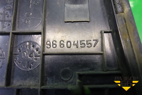 Накладка двери задней левой (уголок) (96604557) для Chevrolet Lanos с 2004г