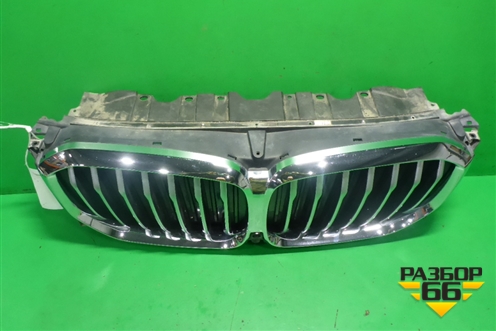 Решетка радиатора (под камеру) (51749465525) для BMW X5 G05 с 2018г