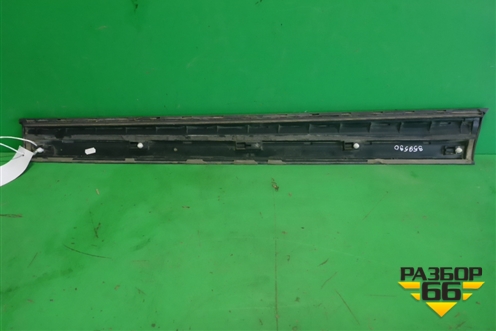 Накладка двери передней левой (до 2012г не крашеная) (8R0853959E) для Audi Q5 c 2008-2017г