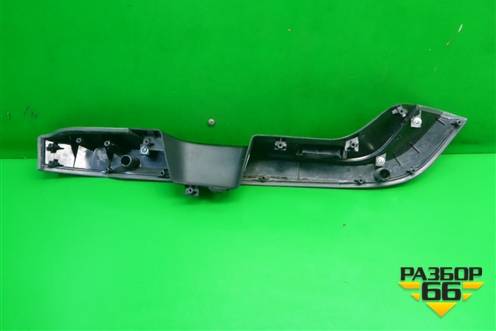 Накладка двери передней правой (8271026000) для Hyundai Santa Fe с 2000-2012г (Classic)