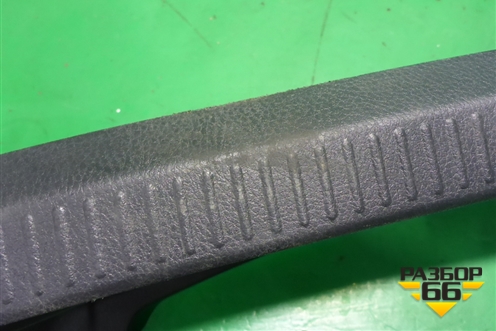 Обшивка багажника на заднюю панель (5838733140) для Toyota Camry V70 с 2017г