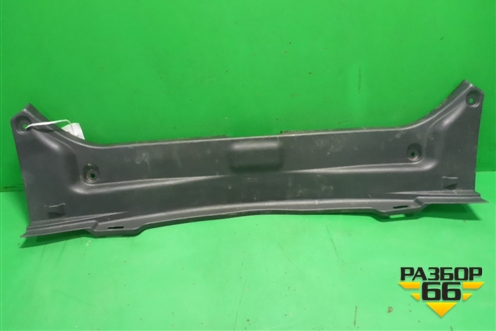 Обшивка багажника на заднюю панель (5838733140) для Toyota Camry V70 с 2017г