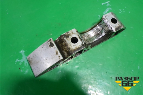 Кронштейн переднего стабилизатора (7L0411063B) для Porsche Cayenne с 2003-2010г