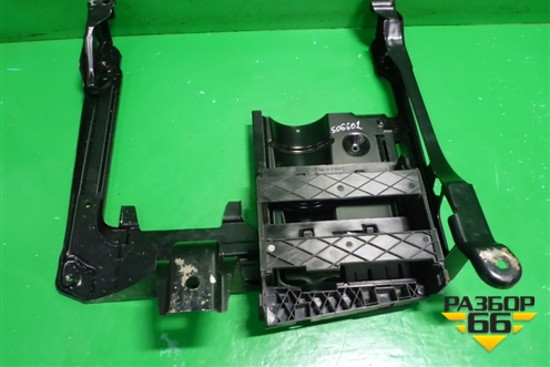 Кронштейн сиденья (переднего правого) (7L0881678G) для Porsche Cayenne с 2003-2010г