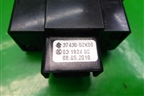 Кнопка аварийной сигнализации (3743052K00) для Suzuki Splash с 2008г