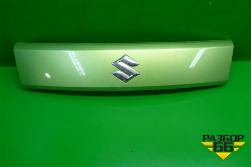 Накладка двери багажника (8394151K10) для Suzuki Splash с 2008г