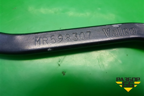 Поводок стеклоочистителя правый (MR598307) для Mitsubishi Galant (DJ,DM) с 2003-2012г