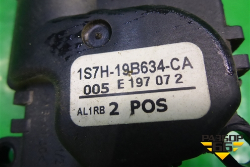 Моторчик заслонки отопителя (1S7H19B634CA) для Ford Fusion с 2002г