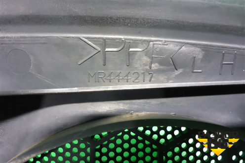 Решетка динамика (в полку левая) (MR444217) для Mitsubishi Lancer-9  с 2003-2008г
