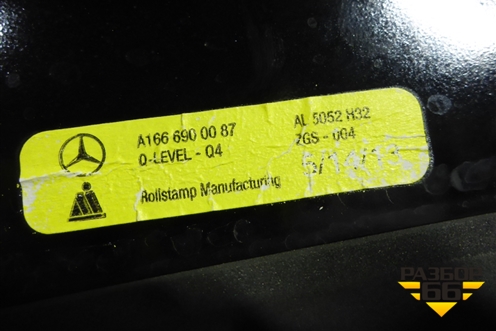 Накладка двери передней правой (на рамку) (A1666900087) для Mercedes Benz GL-Klass X166 с 2012г