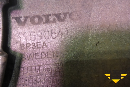 Бампер передний (31690641) для Volvo XC90 с 2015г