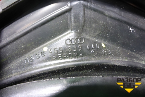 Уплотнитель стекла двери задней правой (4G5839440) для Audi A6 (C7) с 2011-2018г