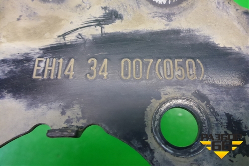 Кронштейн амортизатора переднего (правый) (EH1434007) для Mazda CX 7 с 2006-2012г