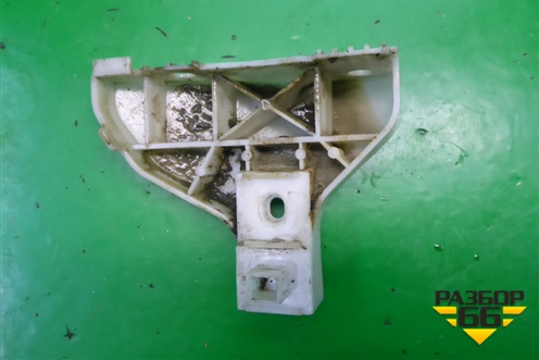 Кронштейн заднего бампера правый (под фонарь) (EG2150321) для Mazda CX 7 с 2006-2012г
