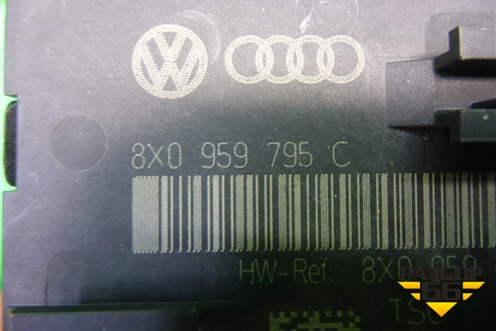 Блок комфорта (задней правой двери) (8X0959795C) для Audi Q3 с 2011-2018г