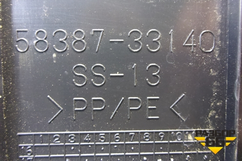 Обшивка багажника на заднюю панель (5838733140) для Toyota Camry V70 с 2017г