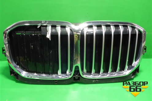 Решетка радиатора (под камеру) (5113226775) для BMW X7 G07 с 2018г