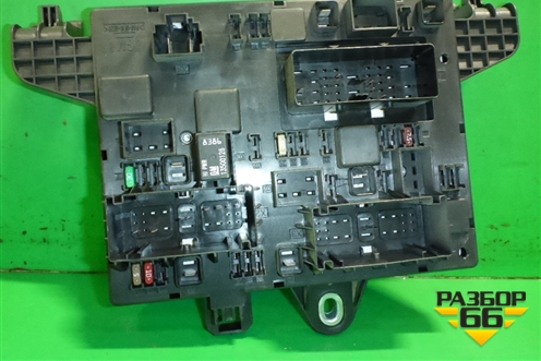 Блок предохранителей салонный (в багажник) (13343949) для Opel Astra J с 2009г