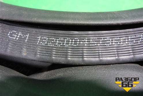 Уплотнитель двери (задней левой хетчбэк) (13260045) для Opel Astra J с 2009г